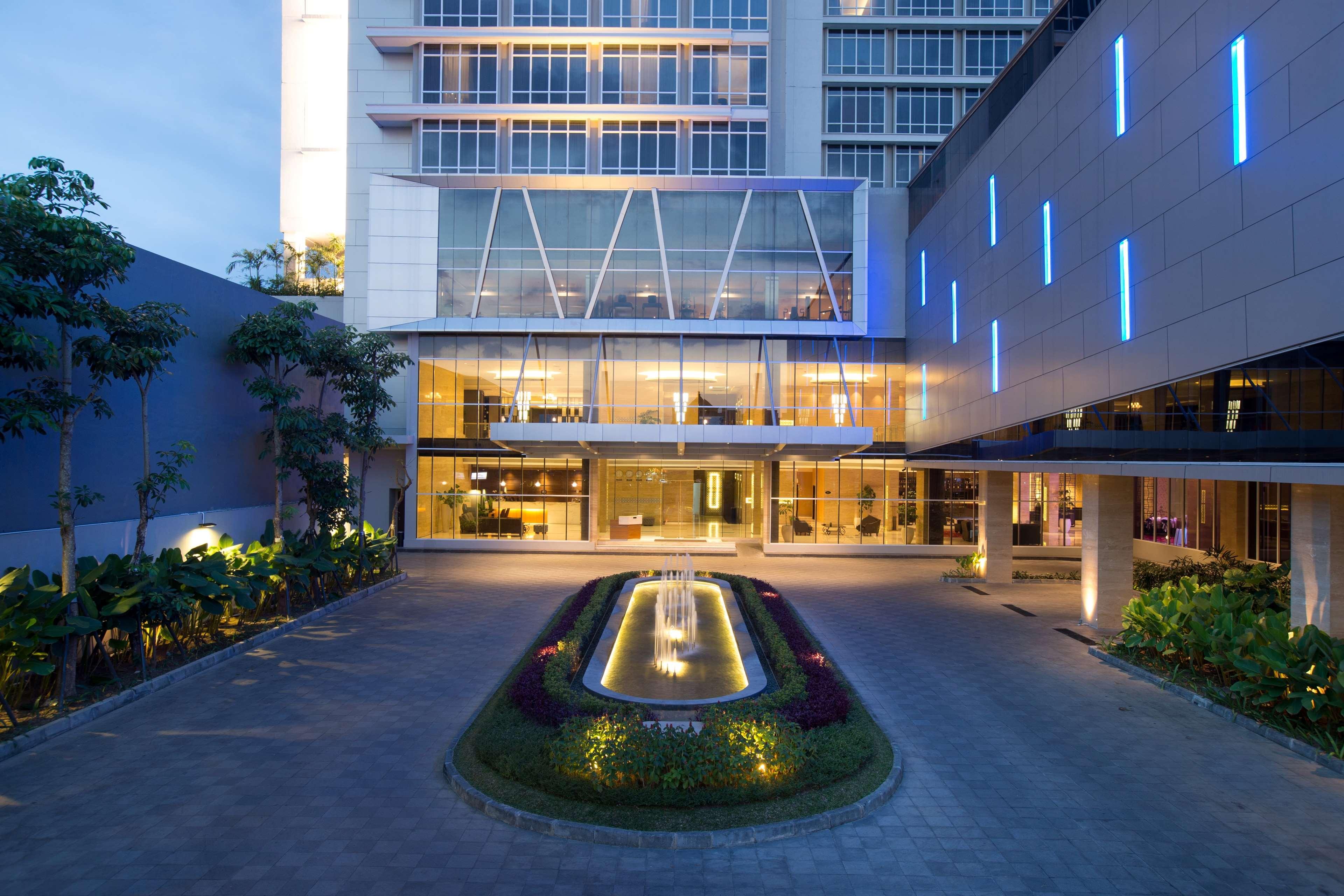 Grand Mercure Solo Baru מראה חיצוני תמונה